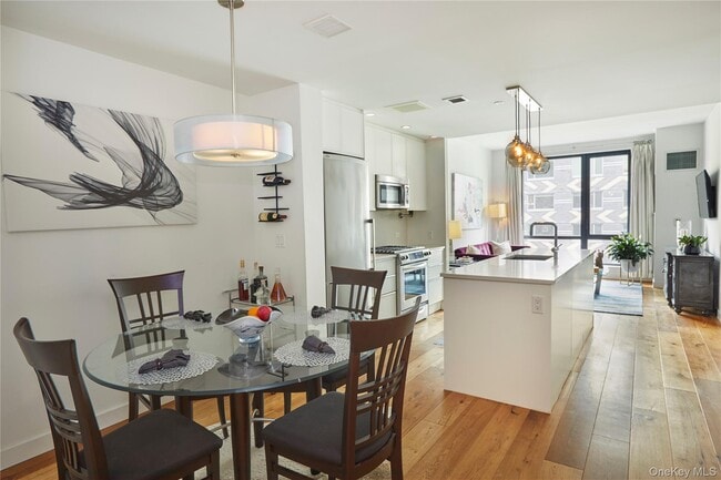 property at 23 W 116th St