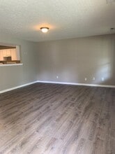 806 W 43rd St in Indianapolis, IN - Foto de edificio - Building Photo