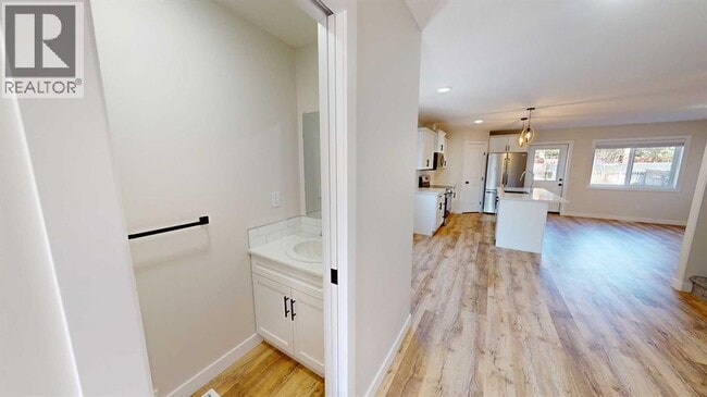 9528-9598 98 Ave in Grande Prairie, AB - Building Photo - Building Photo