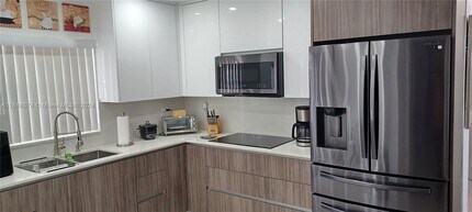 6231 Mayo St in Hollywood, FL - Building Photo - Building Photo