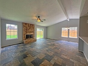 3122 Glade Springs Dr in Houston, TX - Building Photo - Building Photo