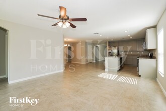 171 Southern Breeze Lp in Winter Haven, FL - Foto de edificio - Building Photo