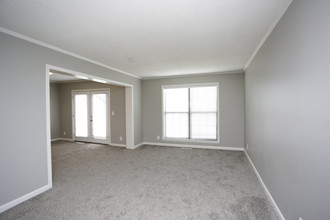 Corinth Place in Prairie Village, KS - Foto de edificio - Interior Photo