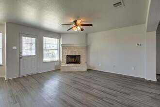 1108 Blewett Dr in Hutto, TX - Building Photo - Building Photo