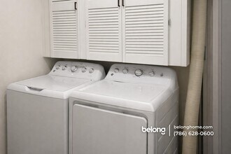 4561 SW 25th Terrace in Fort Lauderdale, FL - Foto de edificio - Building Photo