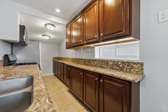 126 E Balboa Blvd in Newport Beach, CA - Building Photo - Building Photo