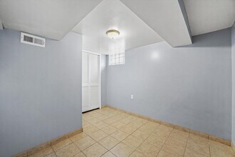 7820 S Sawyer Ave in Chicago, IL - Building Photo - Building Photo