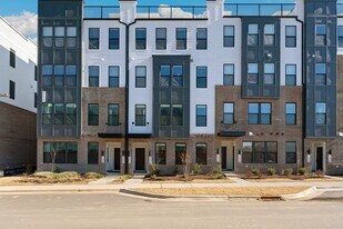 600 Hedrick Rdg Rd in Cary, NC - Building Photo