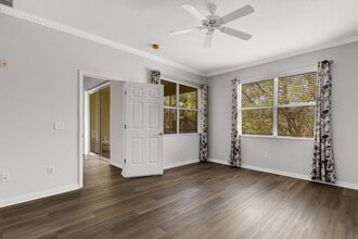 8652 Karpeal Dr, Unit 205 in Sarasota, FL - Building Photo - Building Photo