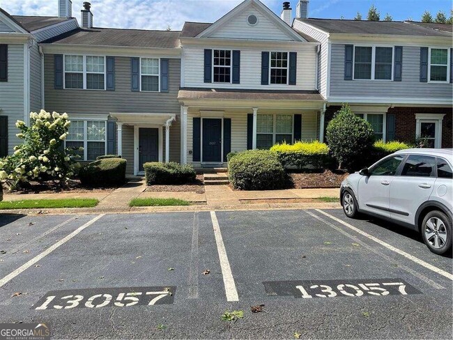 13057 Region Trace in Alpharetta, GA - Foto de edificio - Building Photo