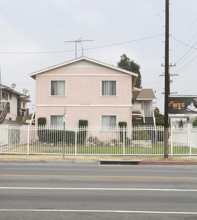 11401 Sherman Way in North Hollywood, CA - Building Photo