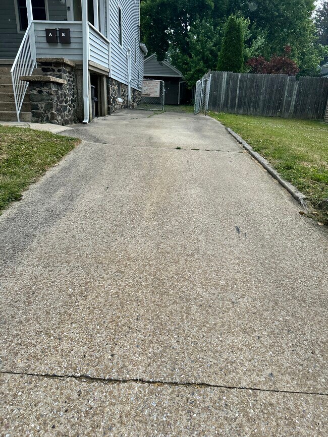 2018 Englewood Ave, Unit A photo'