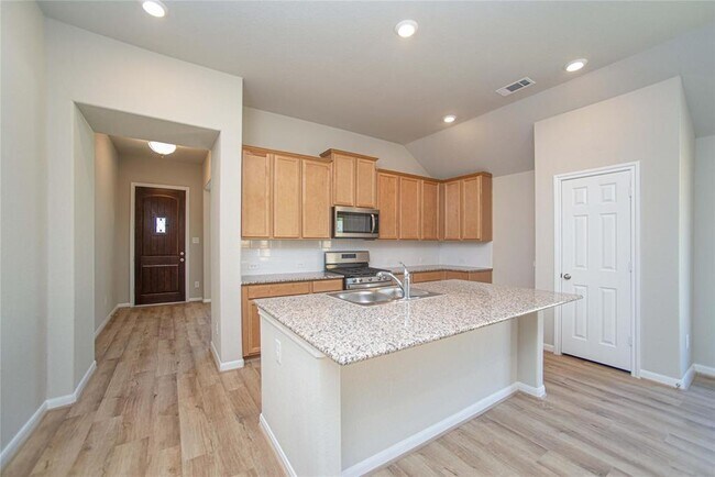 property at 2926 Grand Hawthorne Rd
