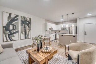 The Barton in Dallas, TX - Building Photo