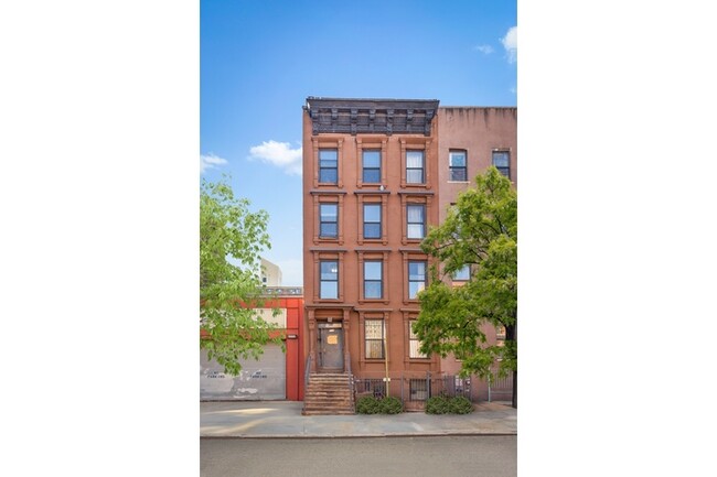 112 E 123rd St in New York, NY - Building Photo - Primary Photo