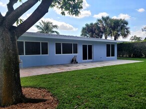 828 Cinnamon Rd in North Palm Beach, FL - Building Photo - Building Photo