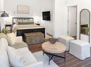 3355 Saratoga Rd in Langley, WA - Building Photo - Building Photo