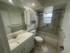 1810 N Lauderdale Ave, Unit 2310 in North Lauderdale, FL - Building Photo - Building Photo