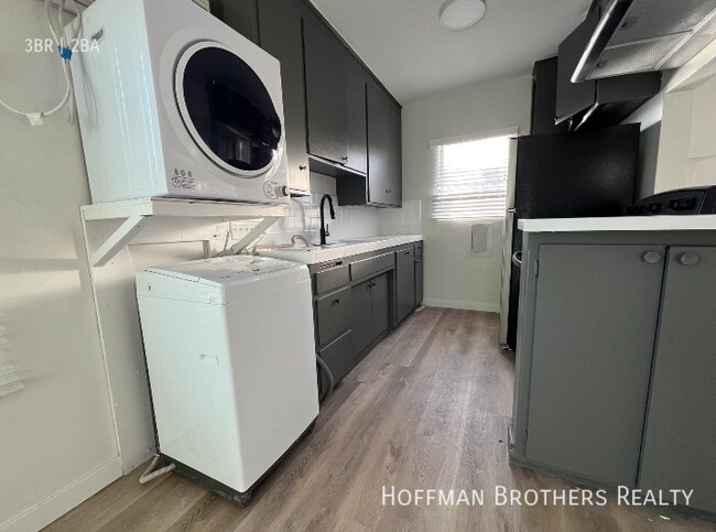 6626 Darby Ave, Unit 8A in Los Angeles, CA - Building Photo - Building Photo