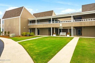 4725 Bay Point Rd in Panama City Beach, FL - Building Photo