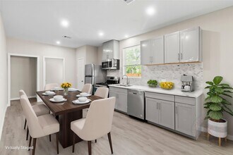 8402 Bassett St in Houston, TX - Building Photo - Building Photo