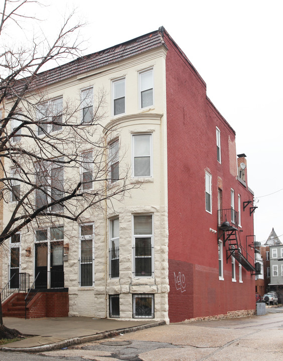 2501 Maryland Ave in Baltimore, MD - Building Photo