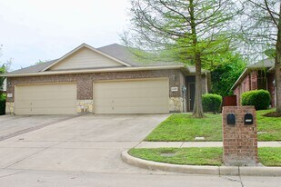 2408-2410 Ravenwood Ct in Mansfield, TX - Building Photo
