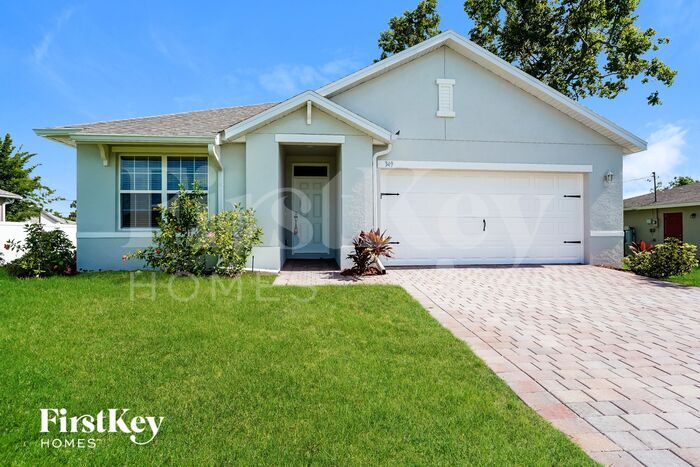 349 NE 30th Terrace in Cape Coral, FL - Building Photo