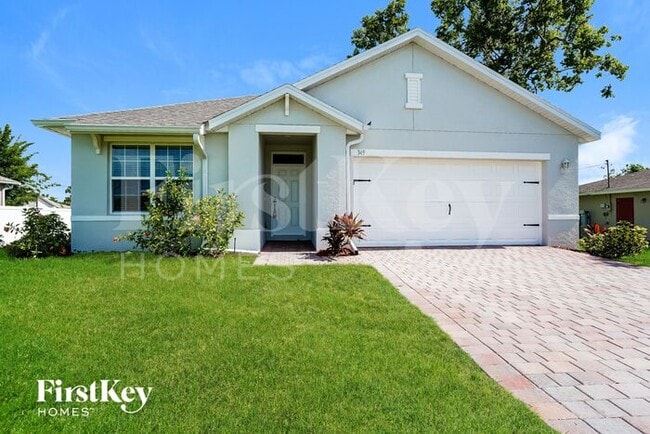 349 NE 30th Terrace in Cape Coral, FL - Foto de edificio - Building Photo