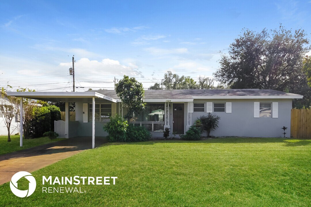 1625 Rosedale St in Titusville, FL - Foto de edificio