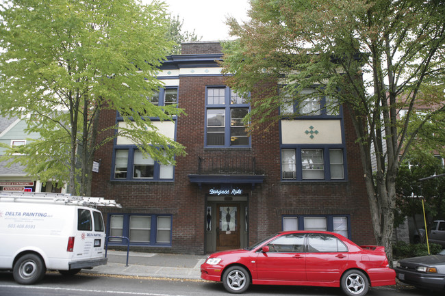 Burgess in Portland, OR - Foto de edificio - Building Photo