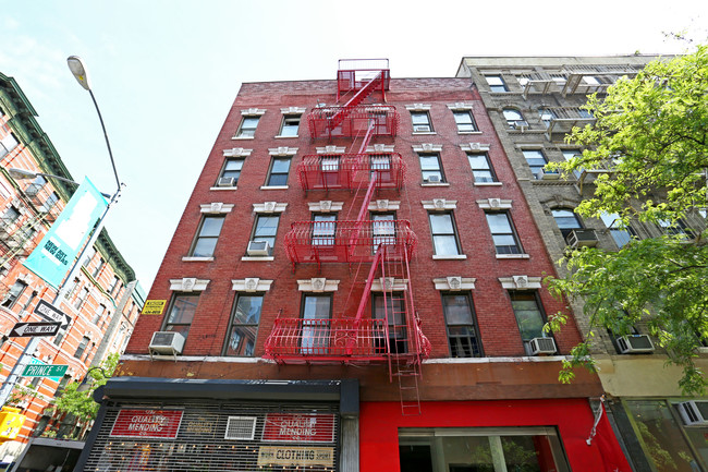 13-15 Prince St in New York, NY - Building Photo - Building Photo