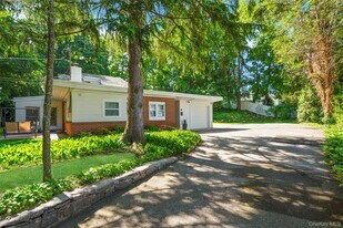 88 Strathmore Rd in Scarsdale, NY - Building Photo