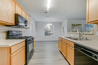 3800 Brownstone Cove in Round Rock, TX - Building Photo - Building Photo