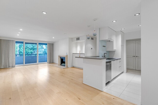 property at 8535 N W Knoll Dr