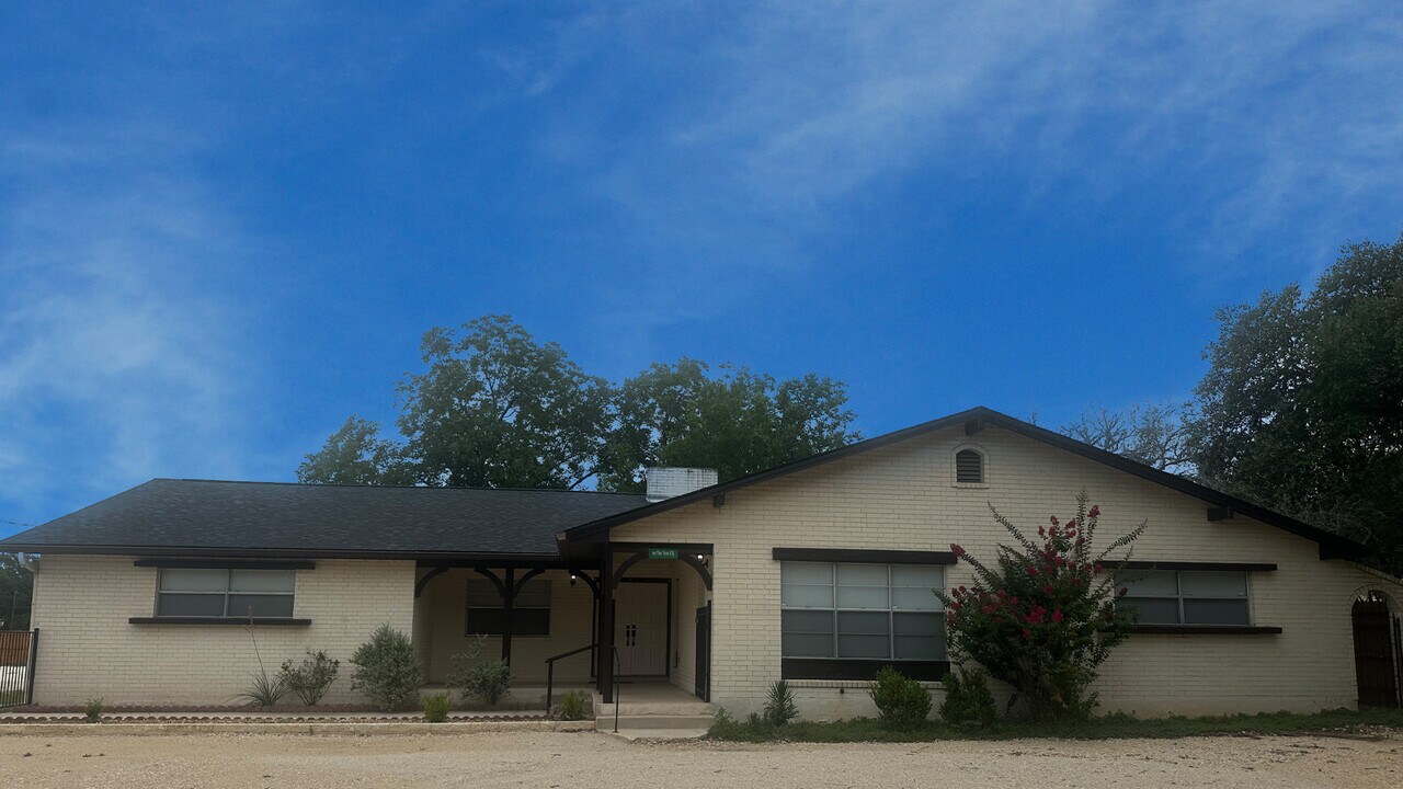 101 Pine View Dr in Boerne, TX - Building Photo
