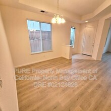 1887 Mallard Ln in Petaluma, CA - Building Photo - Building Photo