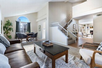 805 E Buckhill Rd in Fresno, CA - Building Photo - Building Photo