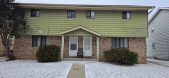 7935-7937 N 94th St in Milwaukee, WI - Building Photo