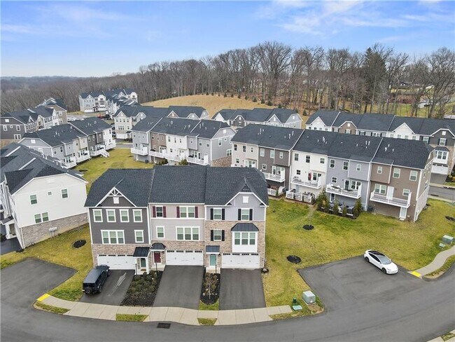 123 Curtis Ct in Pittsburgh, PA - Foto de edificio - Building Photo