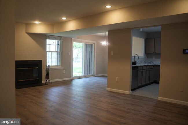 84 Woodlake Dr in Evesham, NJ - Building Photo - Building Photo