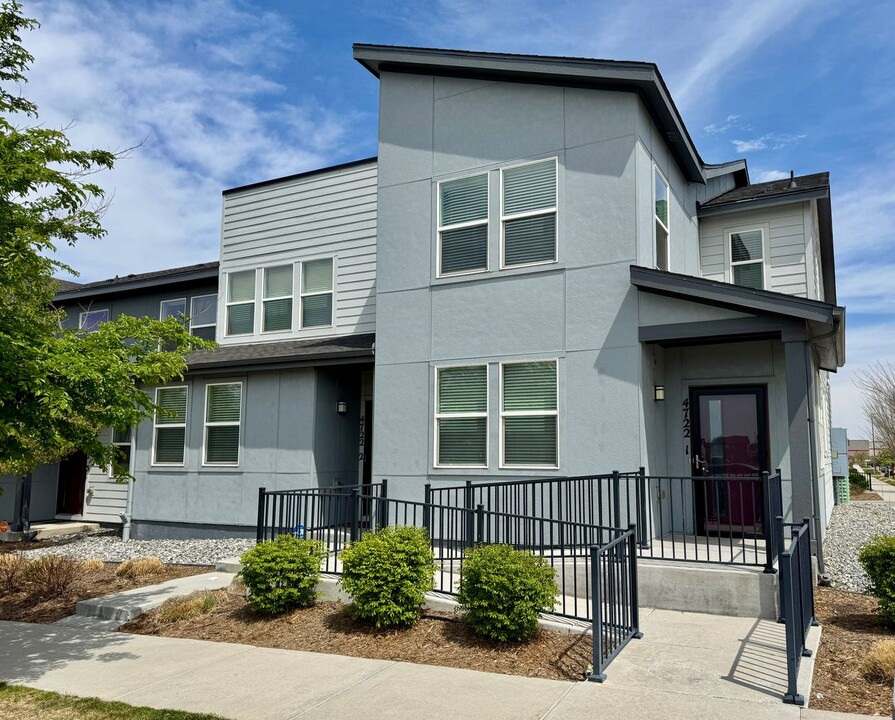 4722 Kittredge St in Denver, CO - Foto de edificio