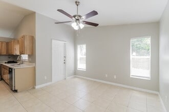 3238 Riverdale Dr in Dade City, FL - Building Photo - Building Photo