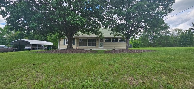 3259 Old Greensboro Rd in Thomasville, NC - Building Photo - Building Photo