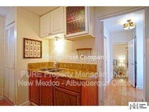 404 Dartmouth Dr SE in Albuquerque, NM - Building Photo - Building Photo