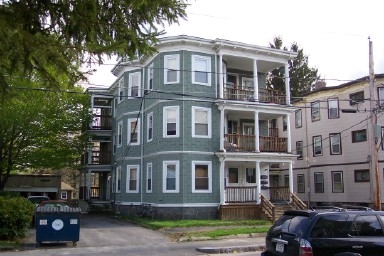 90 Harvard St in Brockton, MA - Building Photo