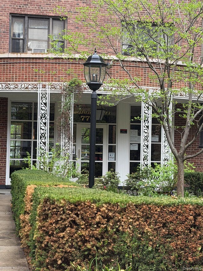 77-11 35th Ave in Queens, NY - Building Photo - Building Photo