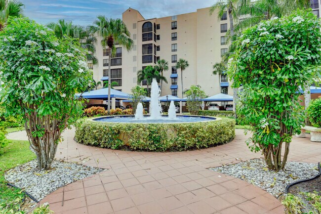 7194 Promenade Dr in Boca Raton, FL - Building Photo - Building Photo