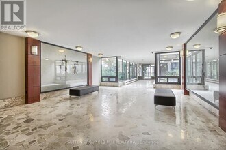 360 Ridelle Ave in Toronto, ON - Building Photo - Building Photo