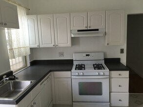 77 S 19th St, Unit 2 in Pittsburgh, PA - Foto de edificio - Building Photo